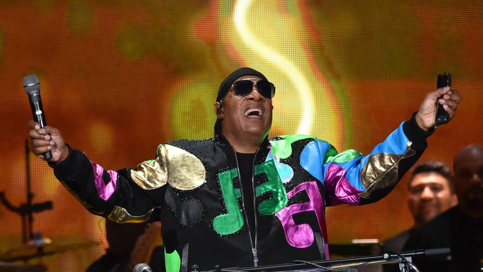 Stevie Wonder'a böbrek nakli yapılacak