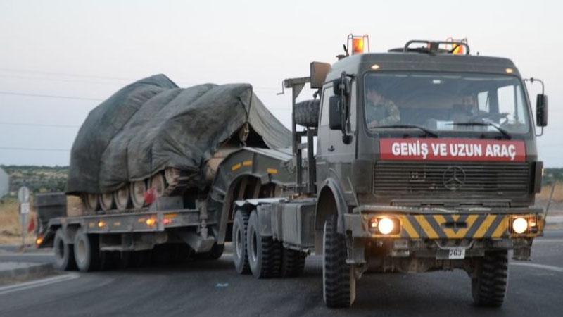 Suriye sınırındaki askeri birliklere komando, obüs ve tank sevkiyatı