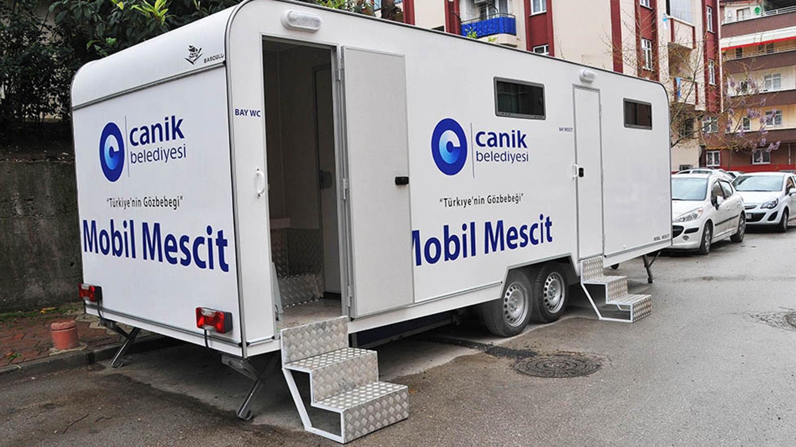 AKP'li belediyenin "Mobil Mescit"i hizmete girdi