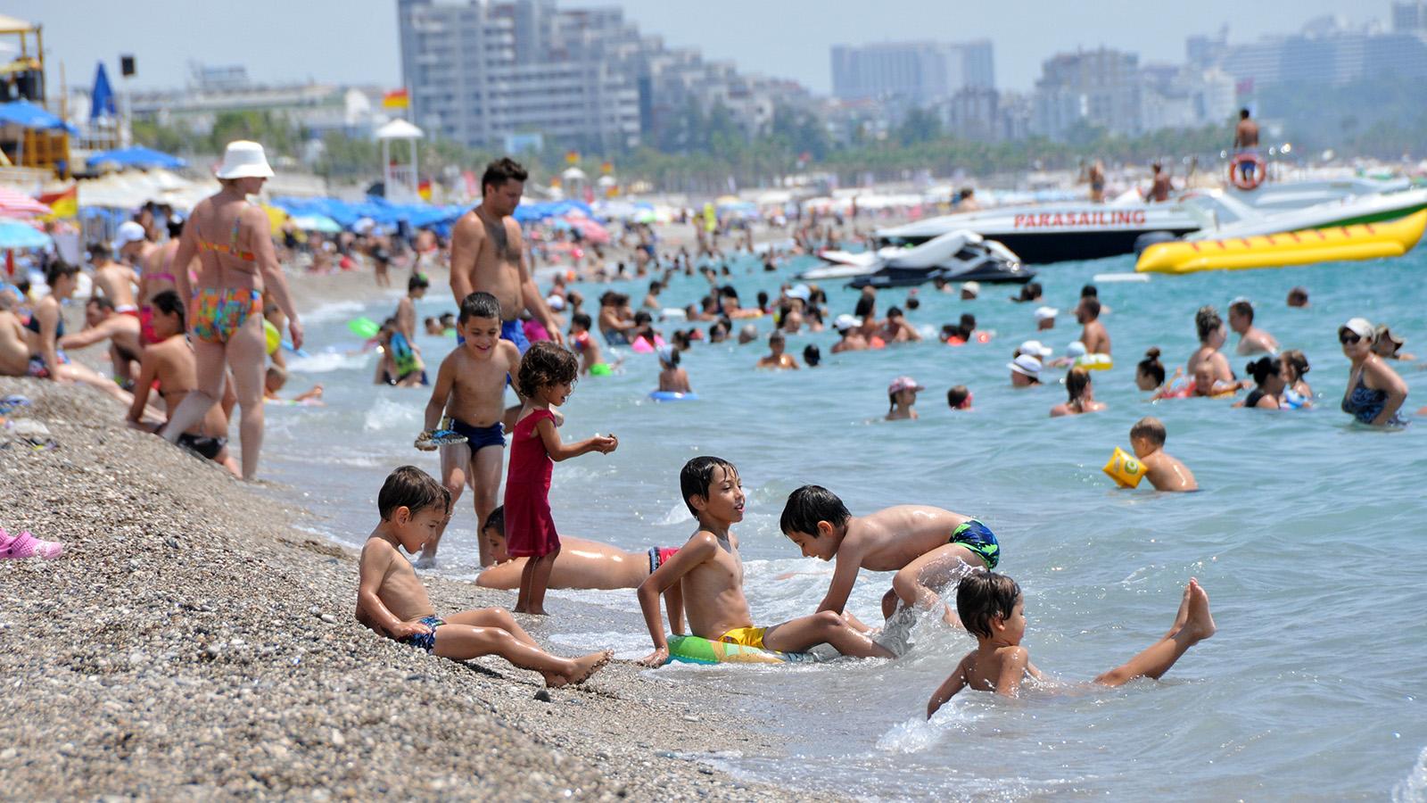 Antalya'da deniz, havadan daha sıcak