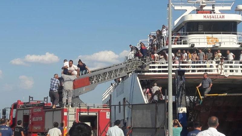 Çanakkale-Eceabat feribotunda yangın çıktı