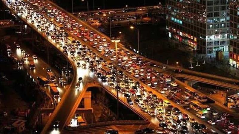 "İstanbul trafiğinin akış hızı 2019'da 3.7 km yavaşladı"