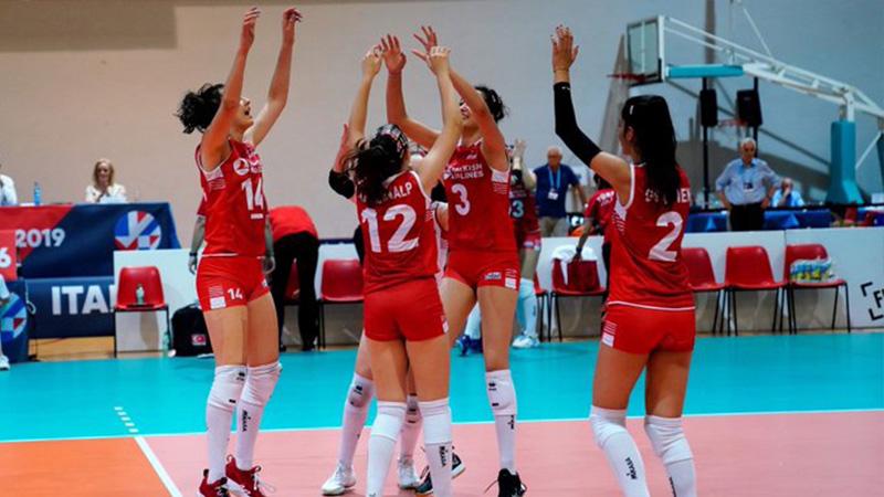 16 Yaş Altı Kızlar Avrupa Voleybol Şampiyonası'nda şampiyon Türkiye!