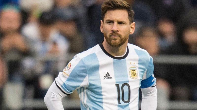 Copa Amerika'da madalyasını almayan Messi'nin cezası belli oldu