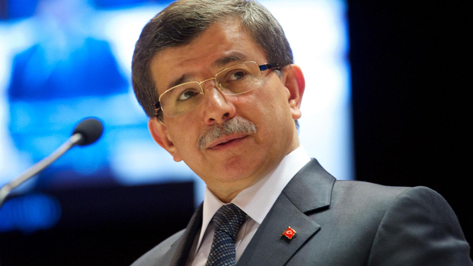 Eski Başbakan Davutoğlu'ndan 'akraba kayırmacılığı' çıkışı