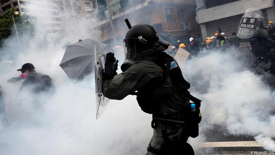 Hong Kong'da protestolar sürüyor