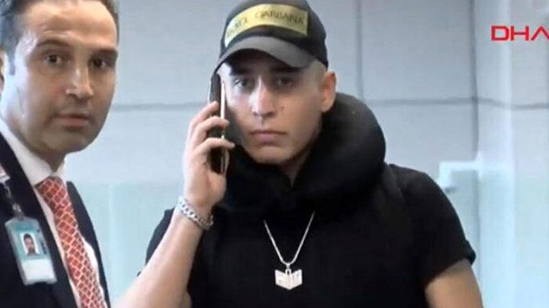 Galatasaray'ın yeni transferi Emre Mor, İstanbul'a geldi