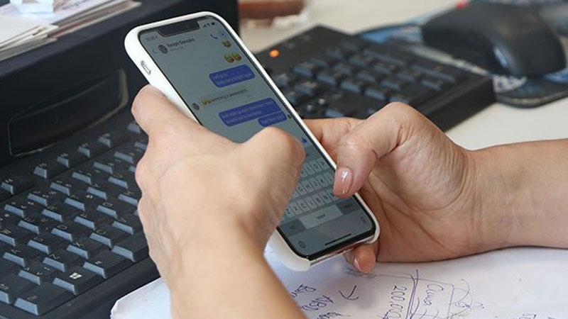 Çağın yeni hastalığı; özellikle geniş ekranlı telefon kullananlarda görülüyor