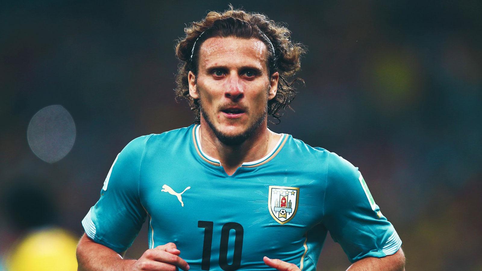 Uruguaylı yıldız Diego Forlan, futbol kariyerine nokta koydu