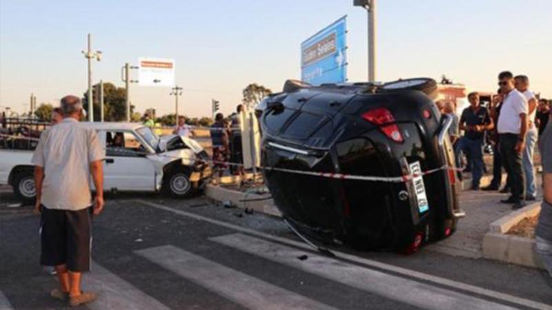 Çocuğun kullandığı pikap, otomobil ile çarpıştı: 4'ü çocuk 10 yaralı