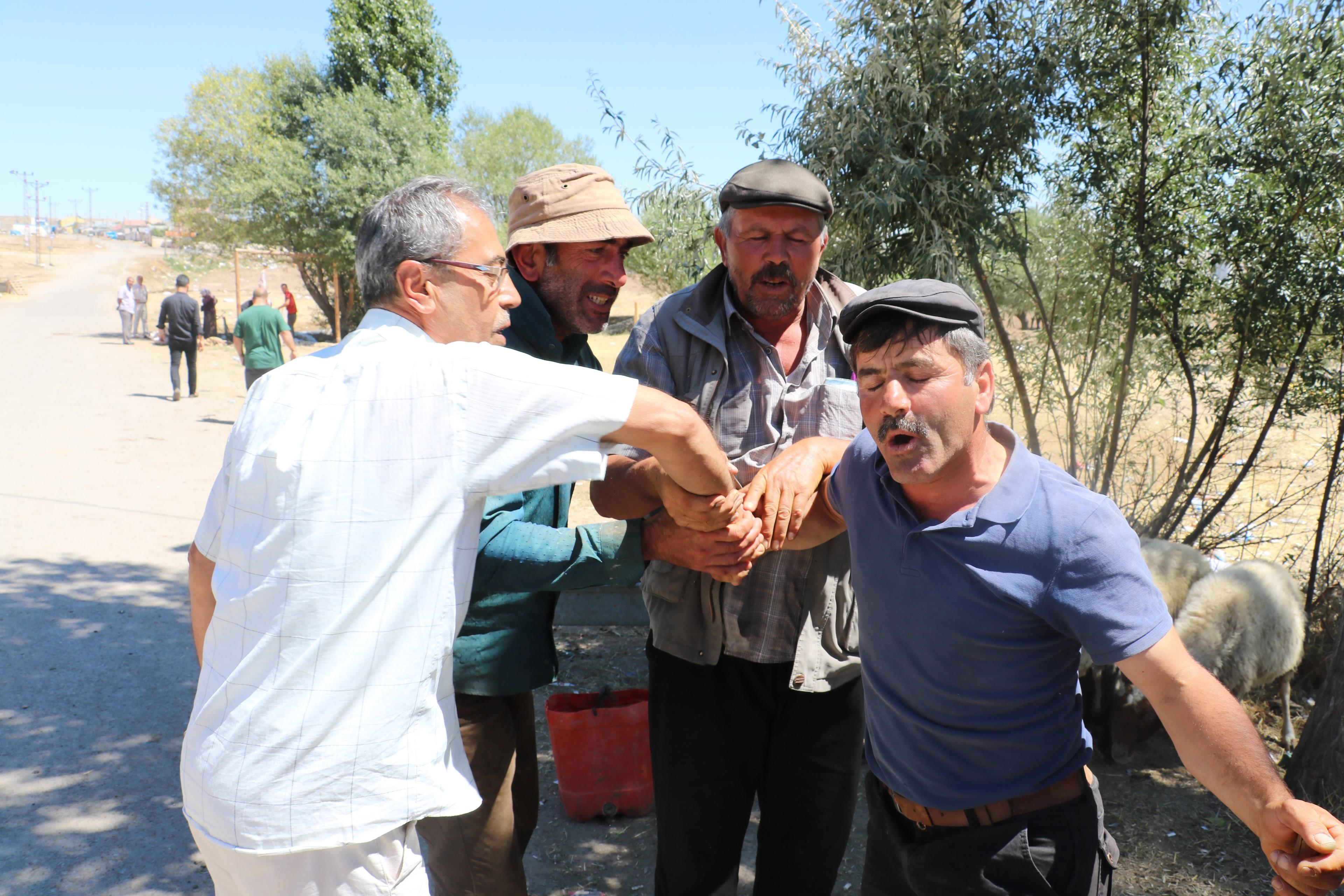 Kurbanın kesileceği son gün fiyatlar yarı yarıya düştü