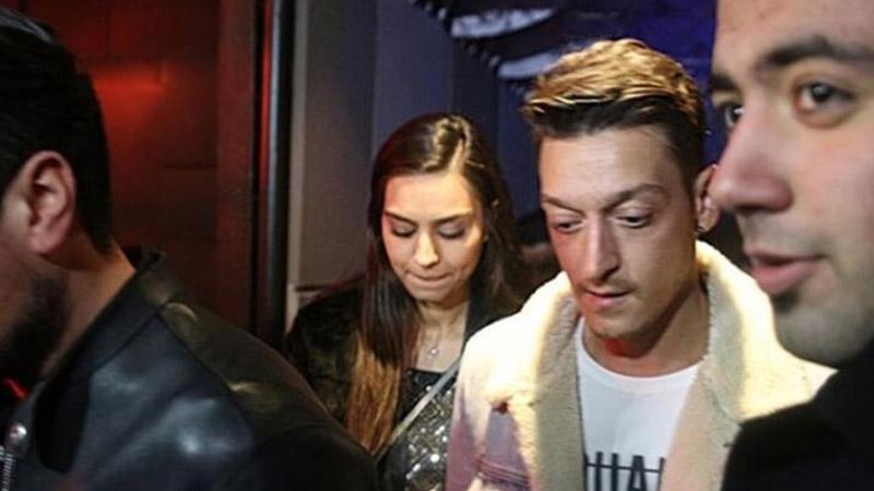 Mesut Özil'in koruma krizi