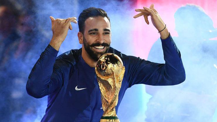 Adil Rami Fenerbahçe için geldi