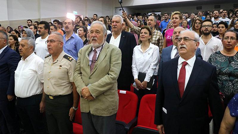 Zafer Haftası etkinliğinde İstiklal Marşı krizi