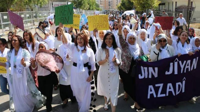 Bedia Özgökçe Ertan: Halkın meşru gördüğünü kimse gayrimeşru göremez