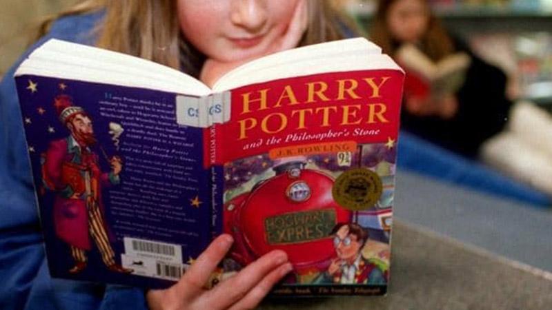 Gerekçe, ‘gerçek’ büyüler ve lanetler; Harry Potter kitaplarına yasak