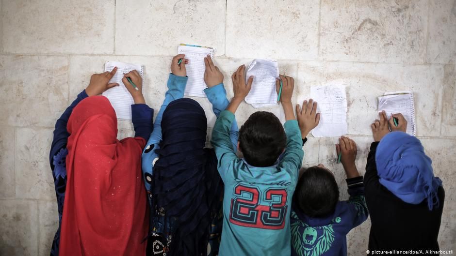 İdlib’deki yüz binlerce çocuk okula gidemiyor