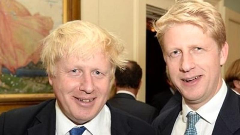 Boris Johnson'ın kötü haftası sürüyor: Britanya liderinin kardeşi devlet bakanlığından istifa ettiğini açıkladı