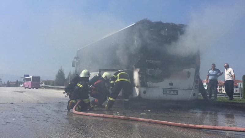 Düzce'de özel halk otobüsü yandı