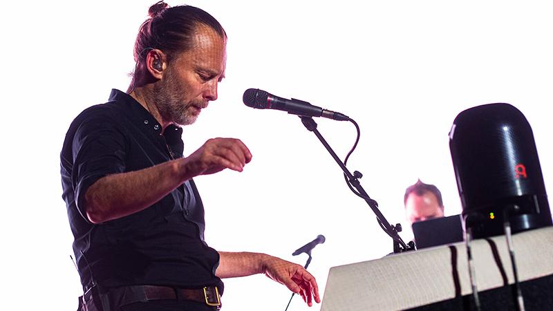 Radiohead'in solisti Thom Yorke cevaplayacak: Issız bir adaya düşecek olsan yanına hangi sekiz şarkıyı alırdın?