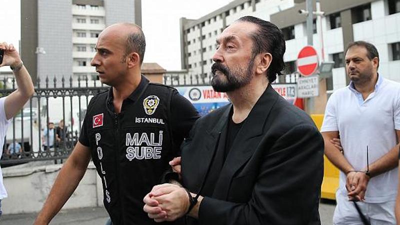 Adnan Oktar soruşturmasında 2 şüpheli tutuklandı