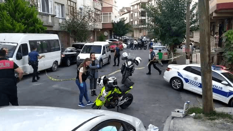 Sokaklarda ateş açan motosikletli saldırganlar 2'si çocuk 7 kişiyi yaraladı