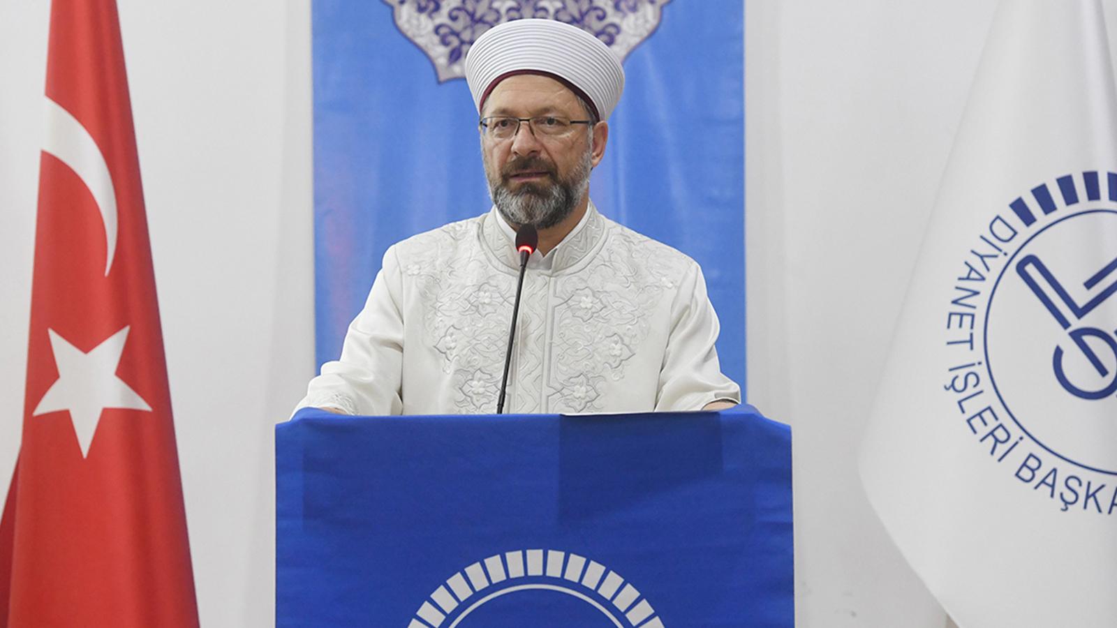 Diyanet İşleri Başkanı'ndan vakıflara övgü: Hepiniz hayır işlerinin bir ucundan tutmuşsunuz