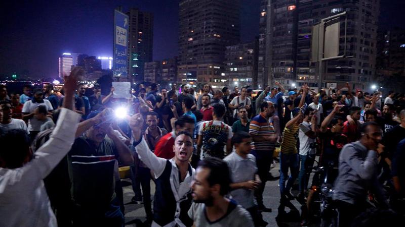 Mısır'da darbe hükûmetine karşı eylemler ikinci gece de devam etti : "Sisi Allah'ın düşmanıdır"