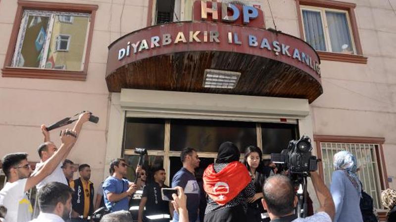 HDP binası önündeki eylemde 44 aile 20. günde: "Çocuklarımız getirilene kadar biz susmayacağız"