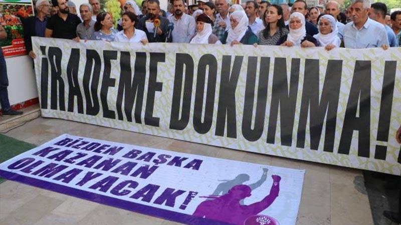 Kayyım atamalarının 38. gününde protestolar sürüyor: "Bu halkın direnişi kayyum zihniyetini parçaladı"