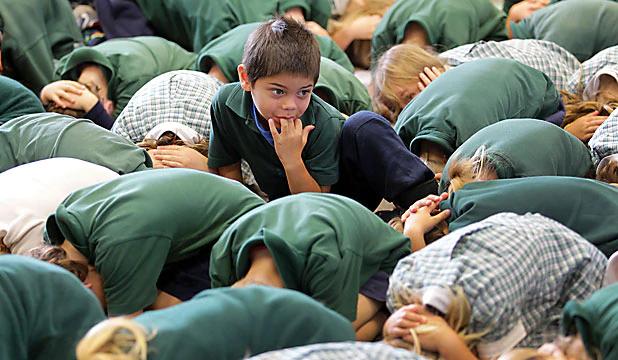 "Çocukları deprem haberlerinden uzak tutun"