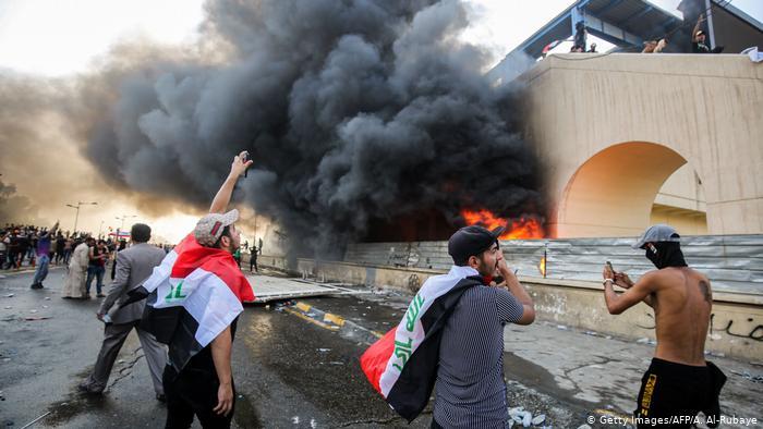 Irak'ta protestolar sürüyor: Bağdat Valisi görevden alındı 