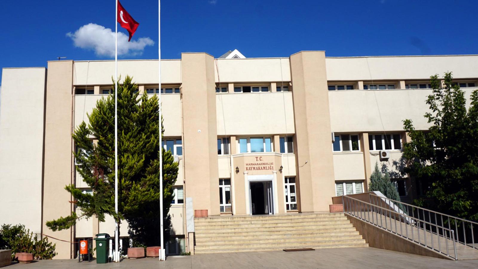 Depremde hasar gören Marmara Ereğlisi Kaymakamlığı taşınıyor