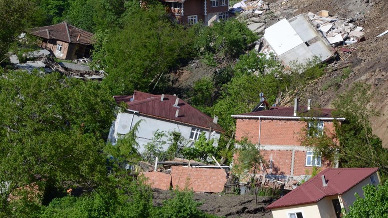 Meteoroloji uzmanı Karadeniz için uyardı: Düşük yağış bile heyelana neden olabilir