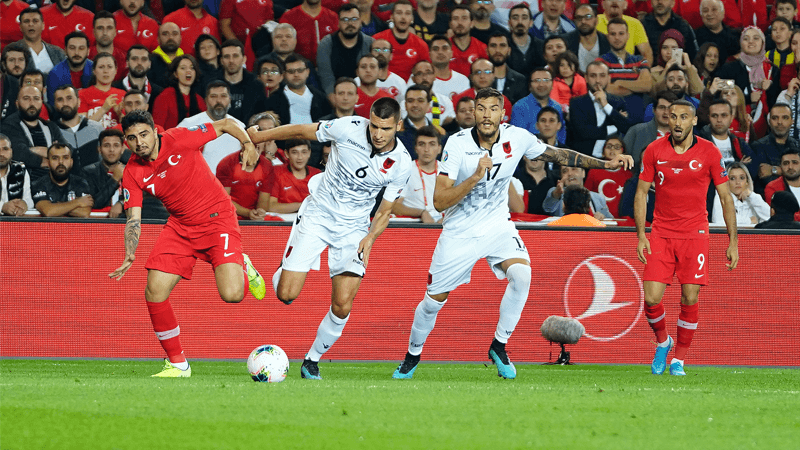 A Milli Futbol Takımı, Arnavutluk'u son dakikalarda geçti