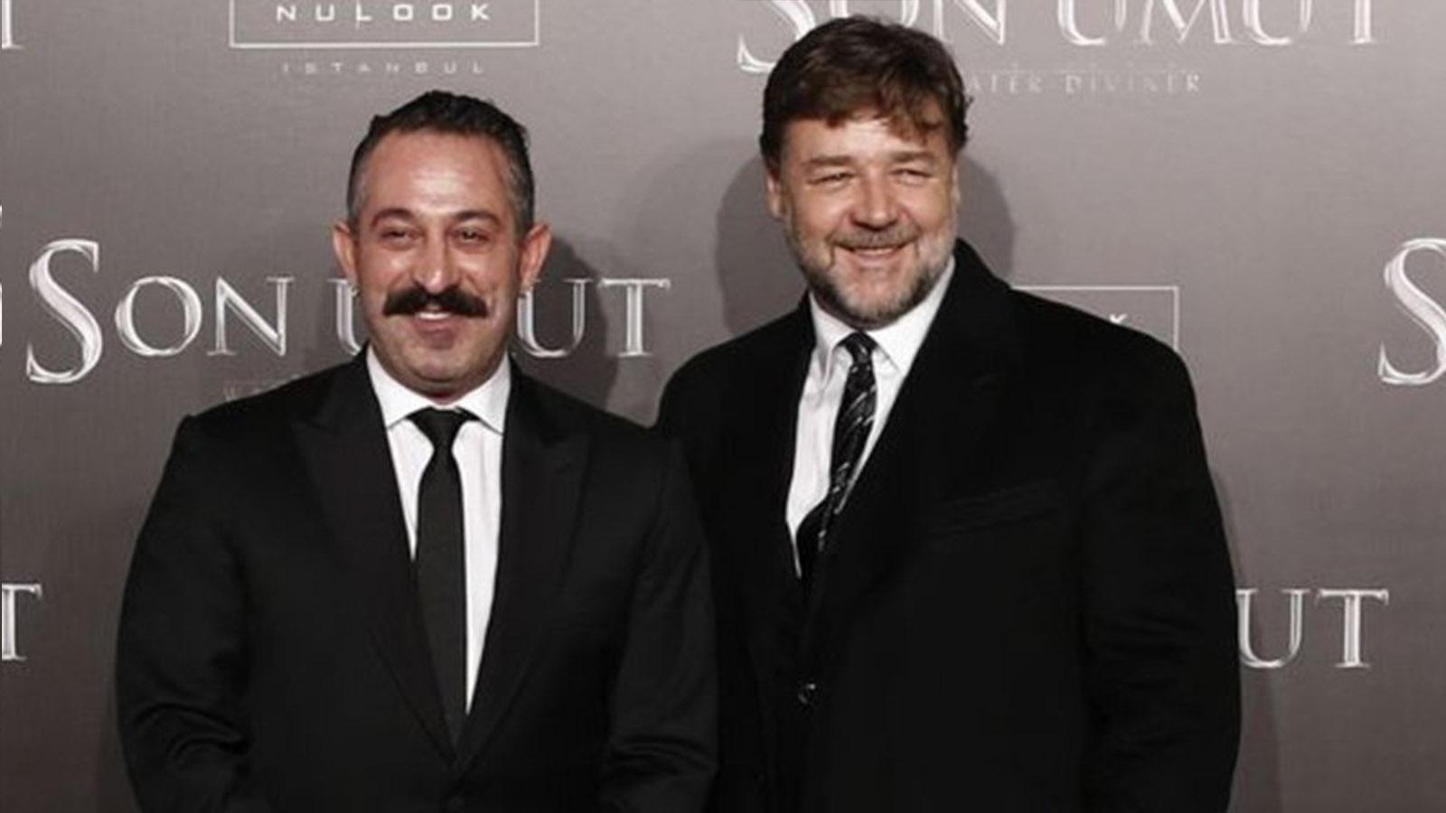 Cem Yılmaz'dan Russel Crowe'un kutlama videosuna cevap: Amcanın oğlu olsa yapmaz