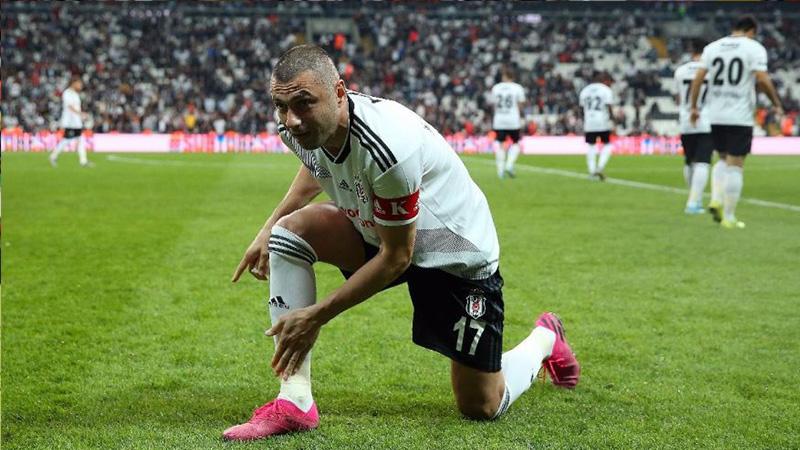 Beşiktaşlı Burak Yılmaz'dan kötü haber