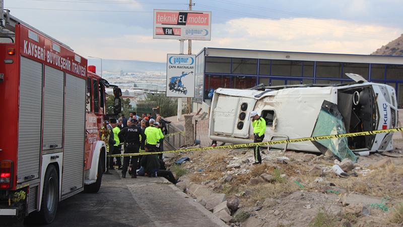 İşçi servisi takla attı: 23 yaralı!