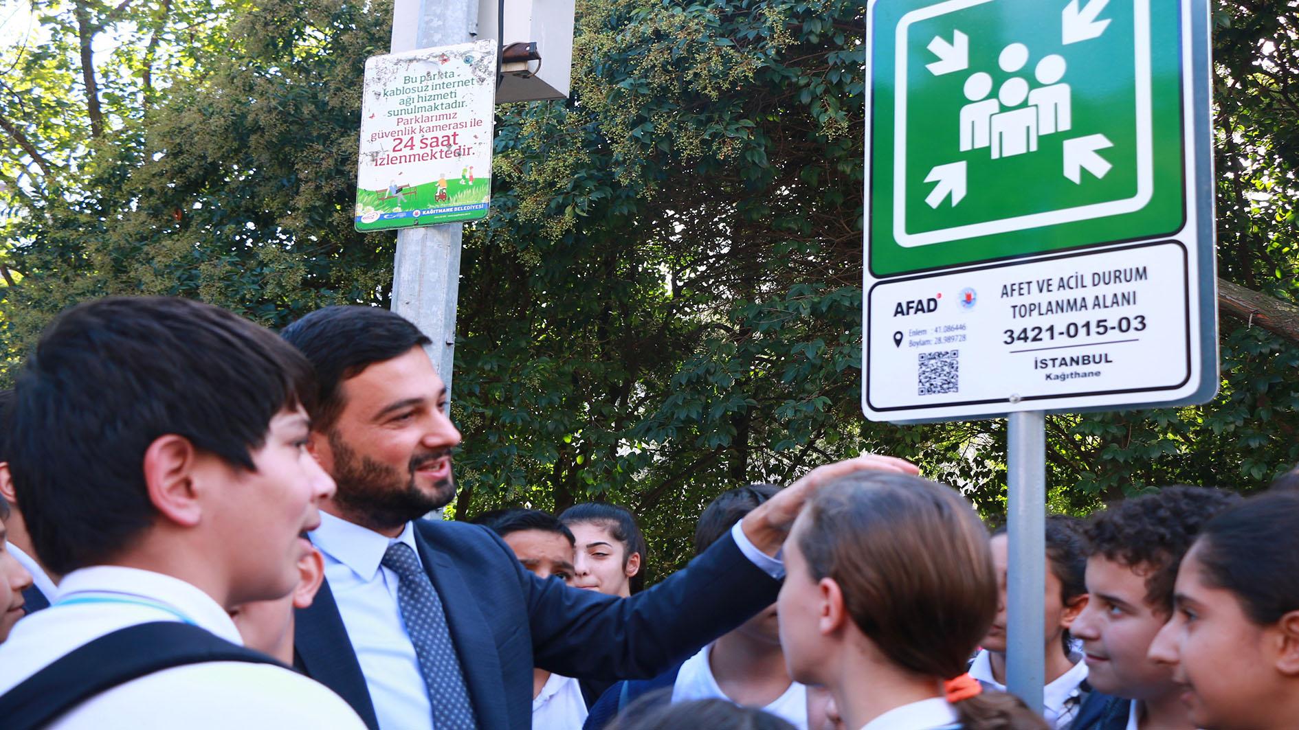 Kağıthane Belediyesi deprem tedbirleri kapsamında karekod uygulamasını tanıttı 