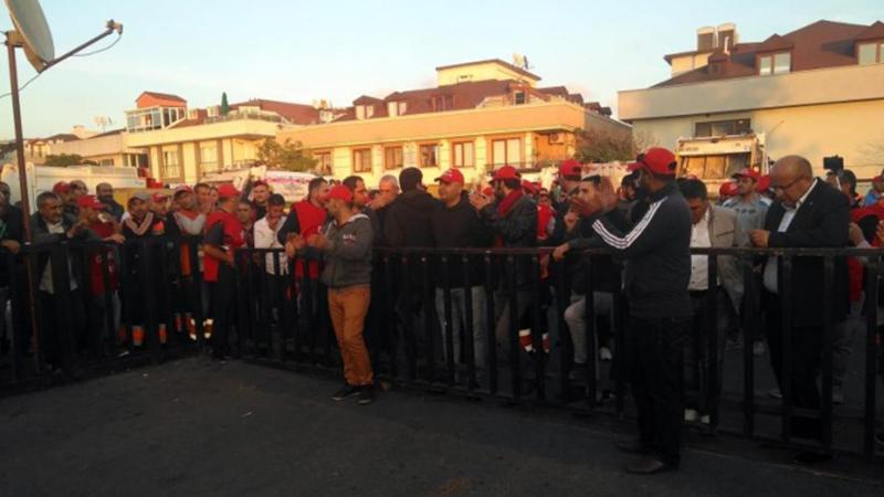 Maltepe'de belediyeden çıkarılan işçilerin oturma eylemine polis müdahalesi: 3 gözaltı