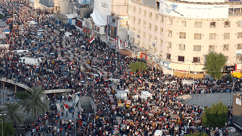 Bağdat'ta protestocular 'Yeşil Bölge'ye geçmeye çalıştı: 1 ölü, 70 yaralı