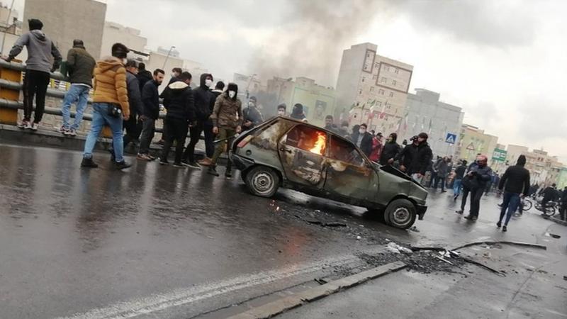 İran gösterilerde 12 kişinin öldüğünü açıkladı, ABD'yi kınadı