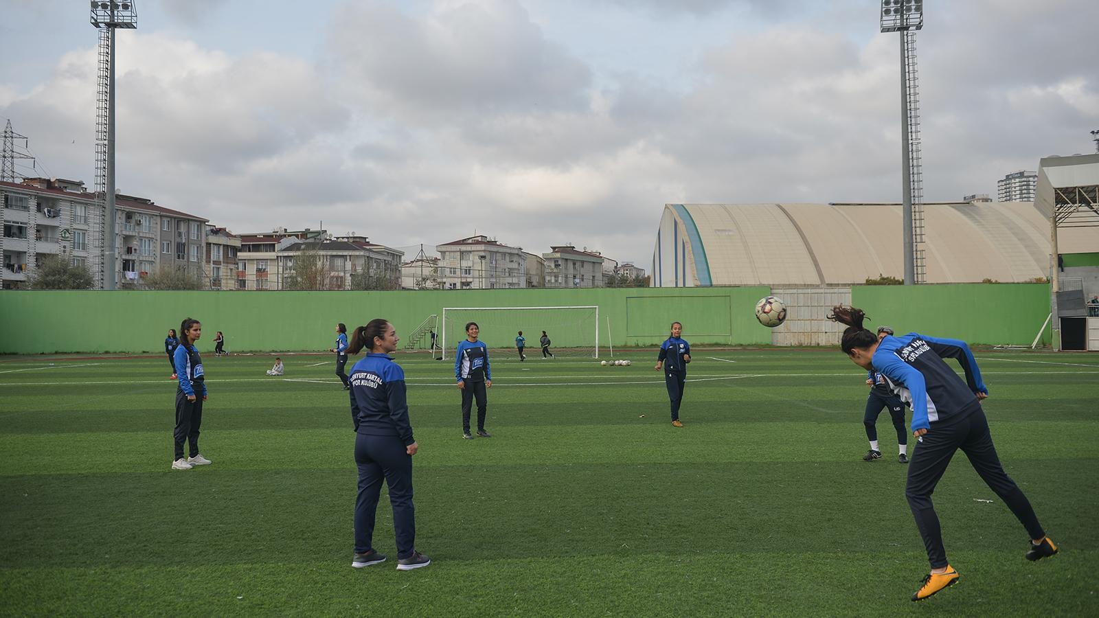 Kadınlardan şiddete ve cinayetlere tepki: Sesimizi duyurmak için futbol maçı düzenliyoruz