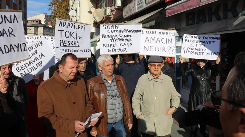 Rize’de kamulaştırma mağdurları eylem düzenledi; 2 kişi sinir krizi geçirdi