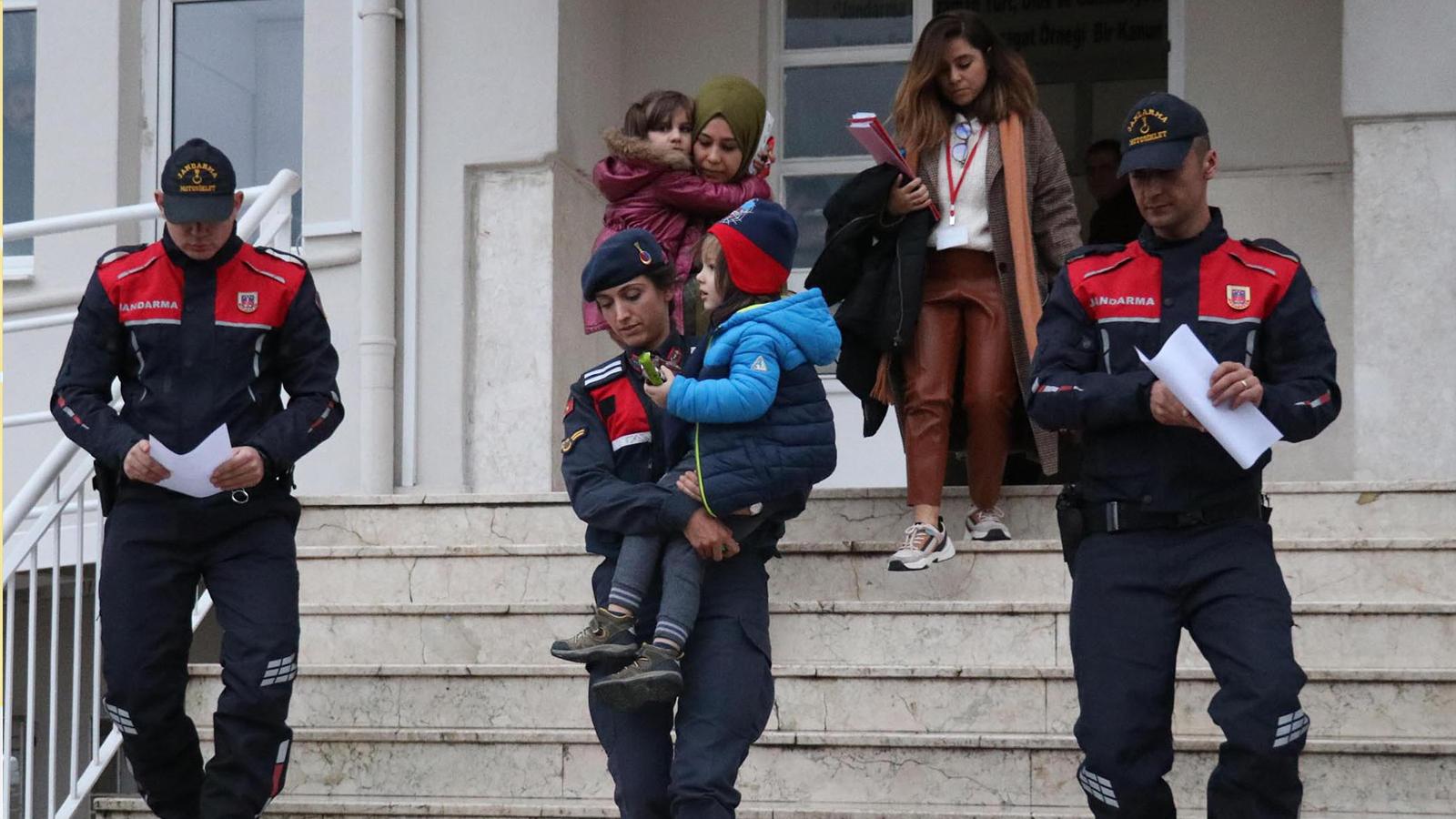 Annesinin yanındayken kaybolan 2 çocuğu 13 ay önce babalarının kaçırdığı öğrenildi