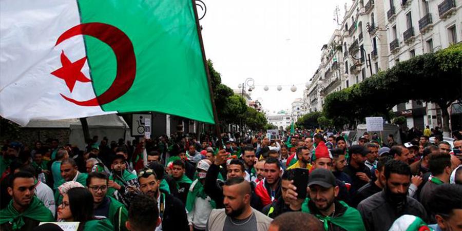 Cezayir'de protestocular tekrar sokaklara döküldü