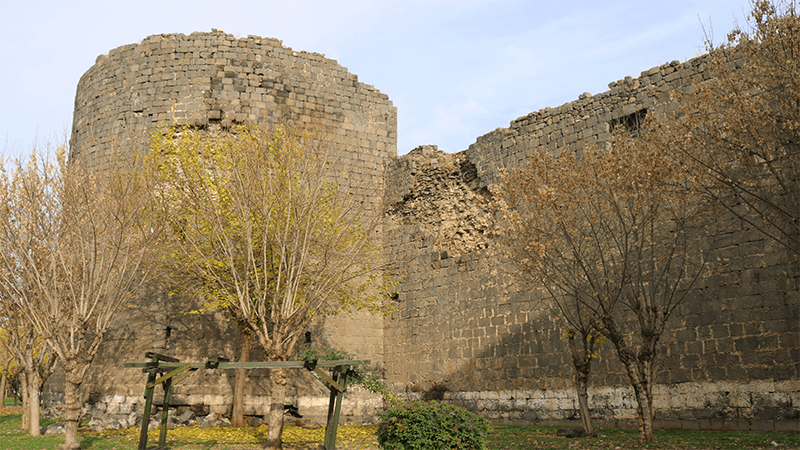 Diyarbakır Surları'na ait taşları çalanlar gözaltına alındı