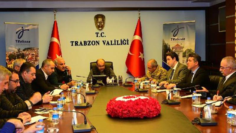 Trabzon Valiliği, 10 ilçedeki yangın sebebiyle kriz masası oluşturdu