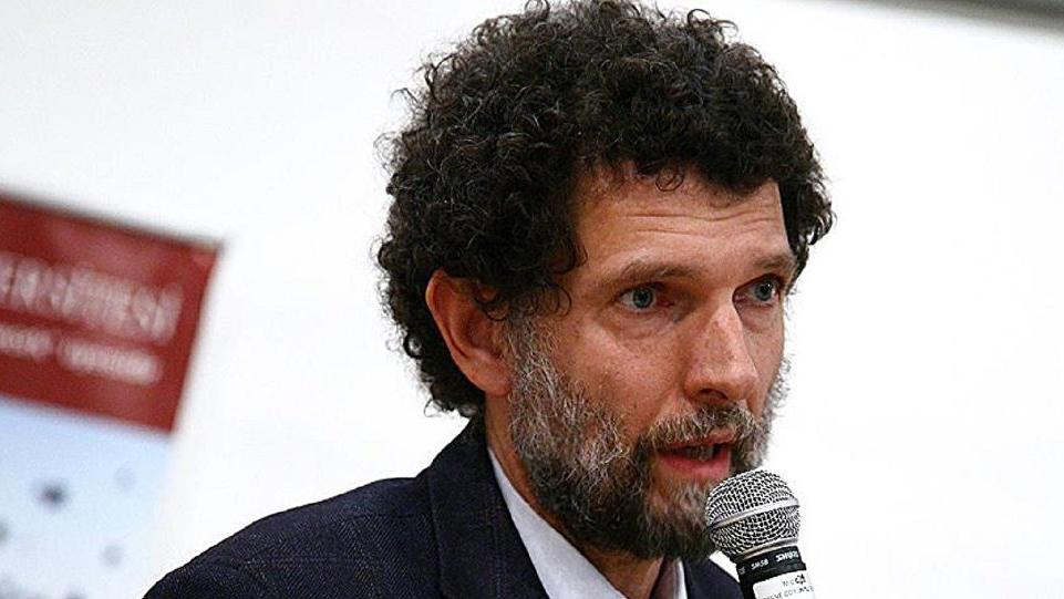 Osman Kavala: Çok geç olsa da, mahkemenizi olaylara ve olgulara siyasi söylemlerin empoze ettiği biçimde bakmamaya davet ediyorum