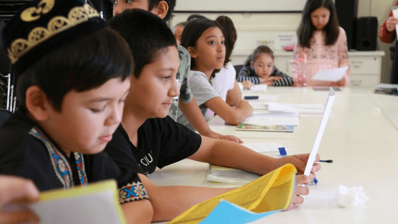 "Çin, ailelerinden ayırdığı yarım milyon Uygur çocuğu yatılı okula yerleştirdi" iddiası